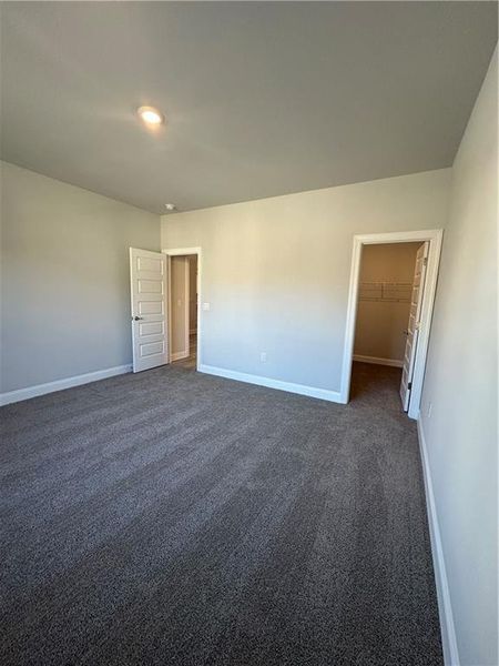 Spacious, unfurnished interior of a new home in Mirror Lake, Villa Rica (Image 29).