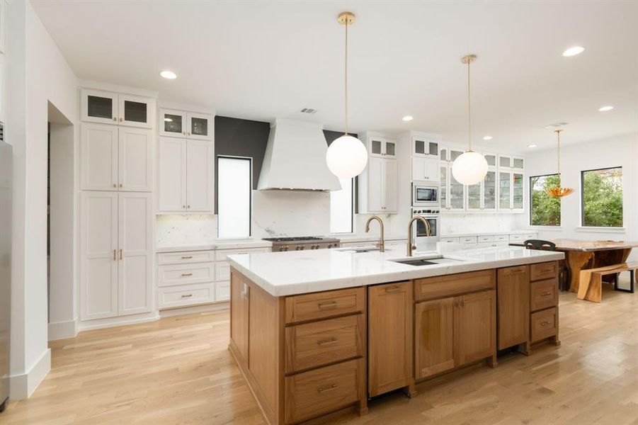 Furnished interior view inside a new home in , Dallas (Image 9).