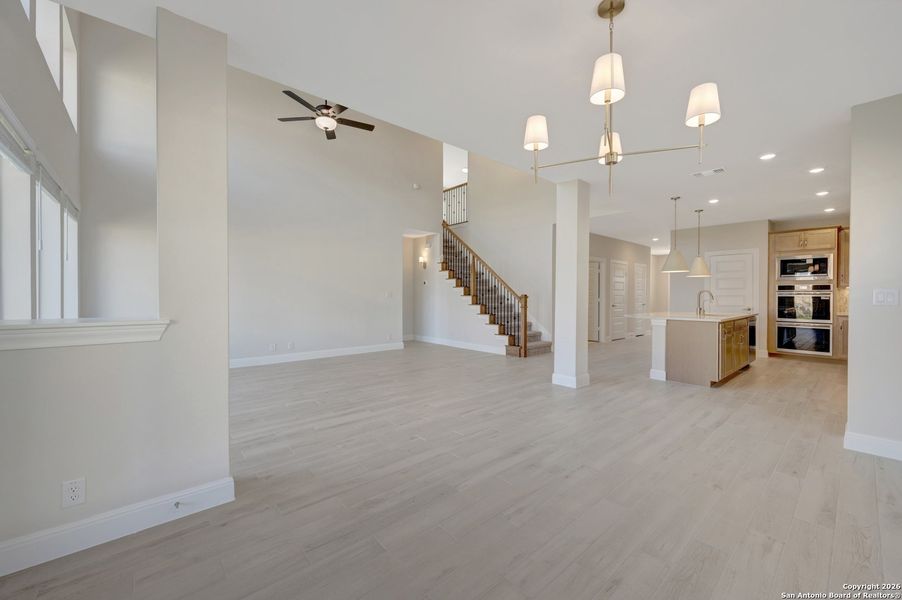 Spacious, unfurnished interior of a new home in Davis Ranch 50', San Antonio (Image 25).