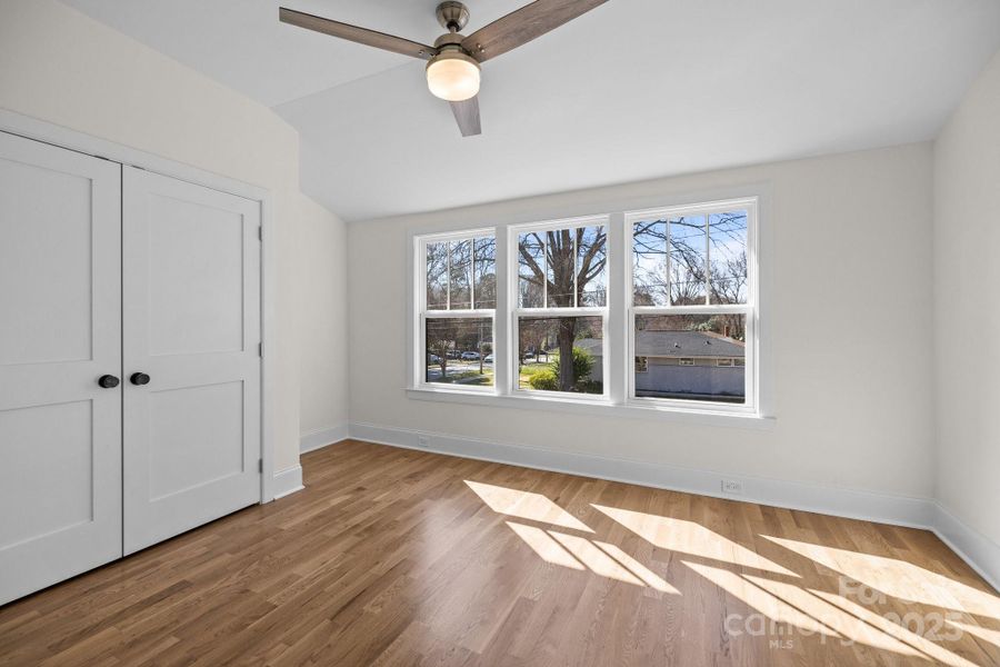 Front upstairs bedroom