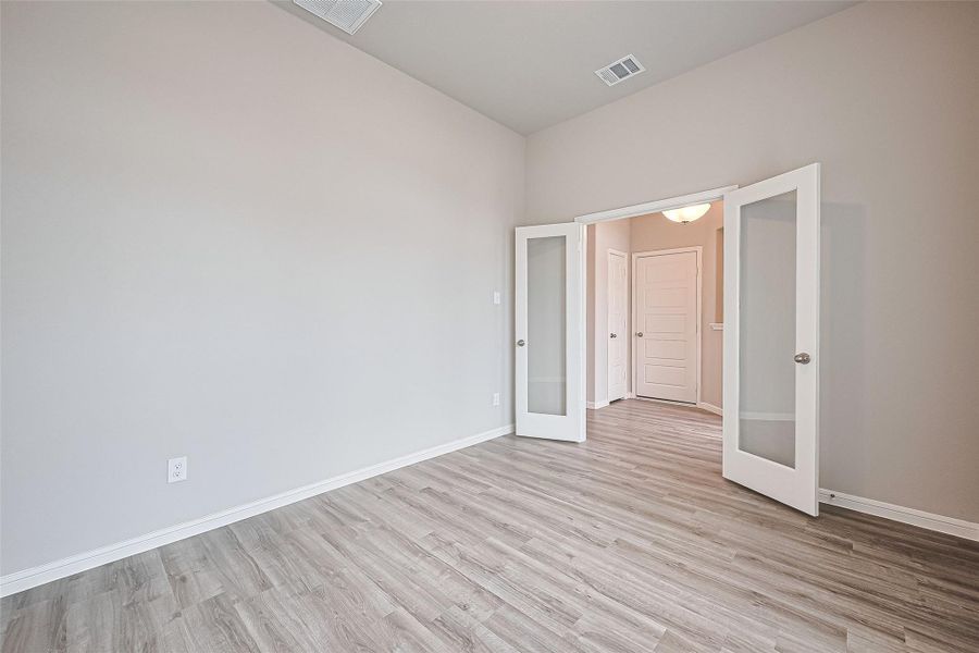 Spacious, unfurnished interior of a new home in Rollingbrook Estates, Baytown (Image 21). Spacious, unfurnished interior of a new home in Rollingbrook Estates, Baytown (Image 21).