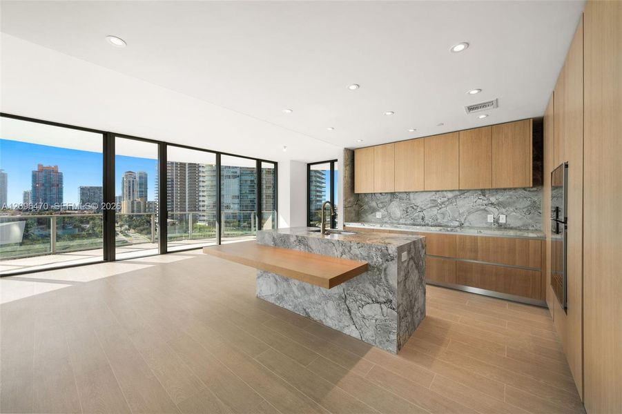 Community amenities in , Miami Beach (Image 41).