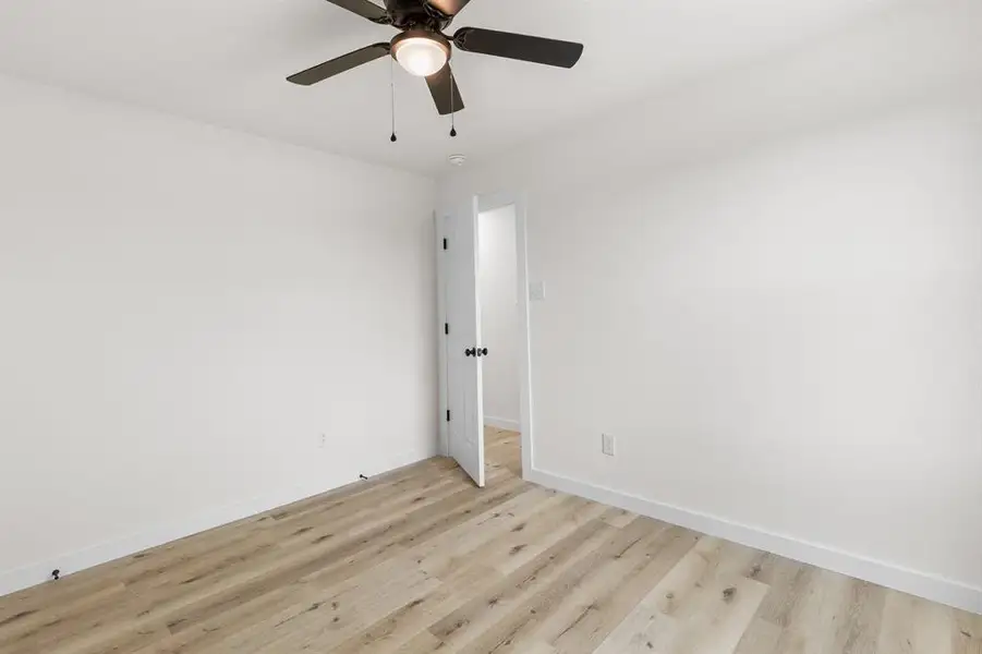 Spacious, unfurnished interior of a new home in , Robinson (Image 34).