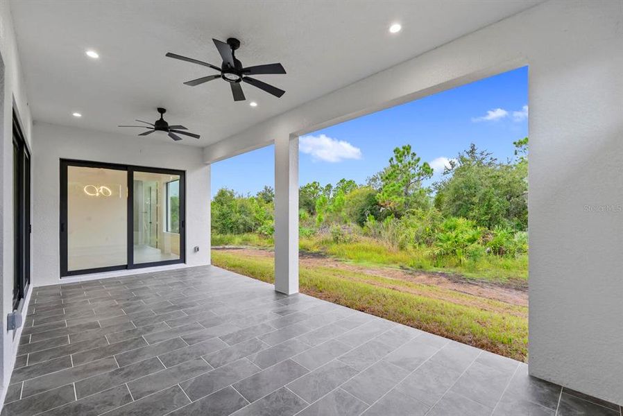 Spacious, unfurnished interior of a new home in , Naples (Image 18).