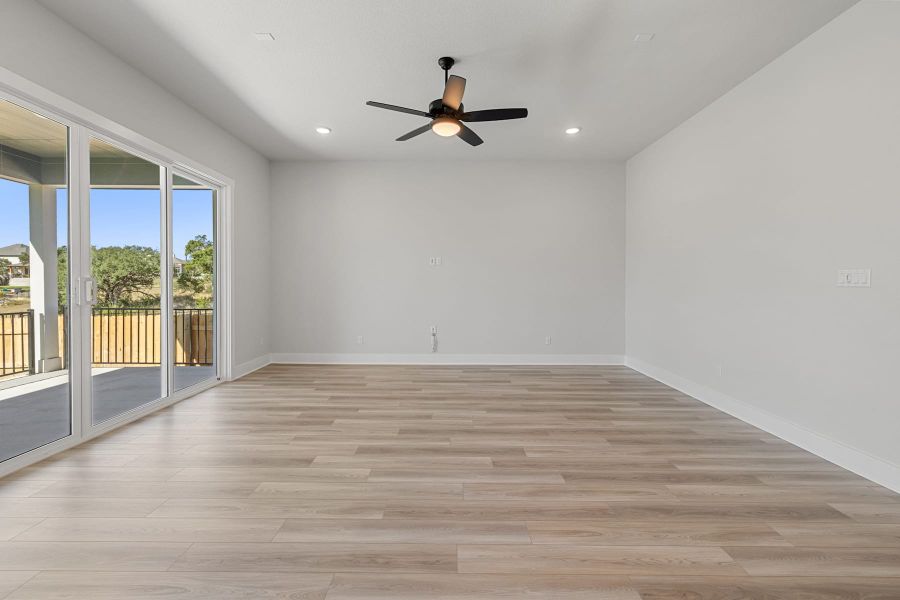 Spacious, unfurnished interior of a new home in Lariat, Liberty Hill (Image 32).