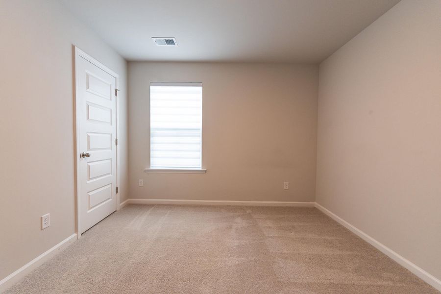 Spacious, unfurnished interior of a new home in , Summerville (Image 18).