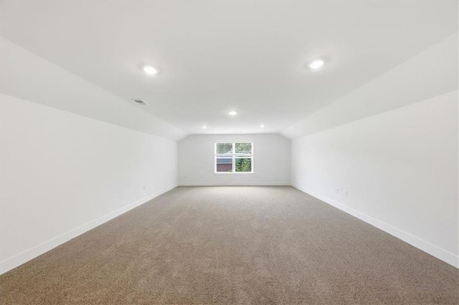 Spacious, unfurnished interior of a new home in Tuscany Hills, Douglasville (Image 34). Spacious, unfurnished interior of a new home in Tuscany Hills, Douglasville (Image 34).