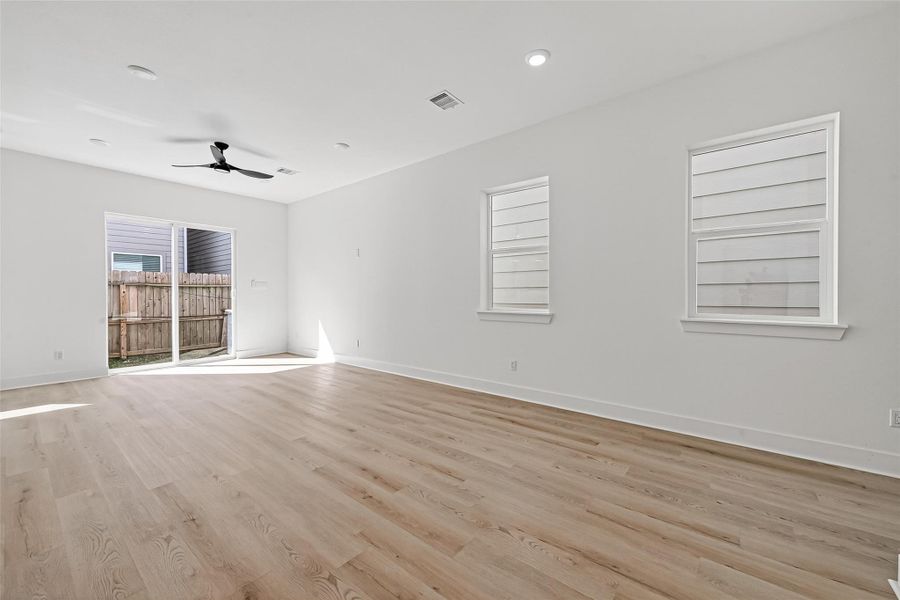 Spacious, unfurnished interior of a new home in , Houston (Image 32).