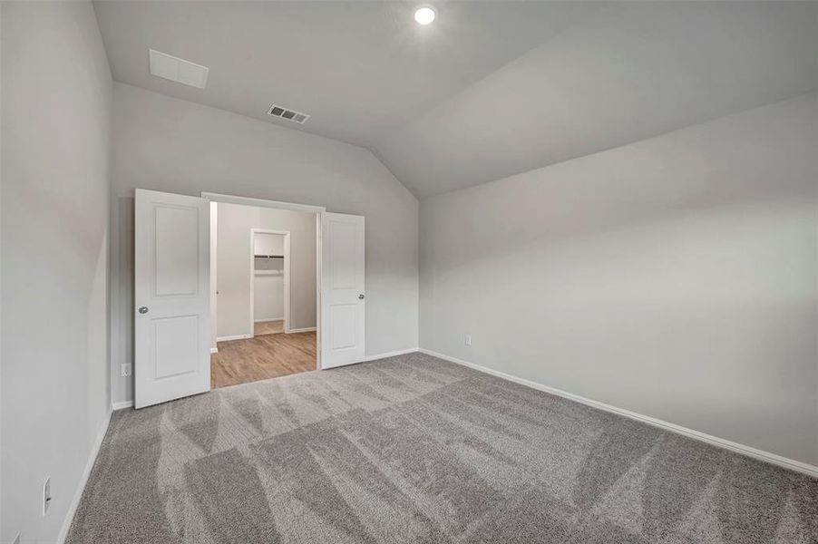 Spacious, unfurnished interior of a new home in ValleyBrooke, Mesquite (Image 34).