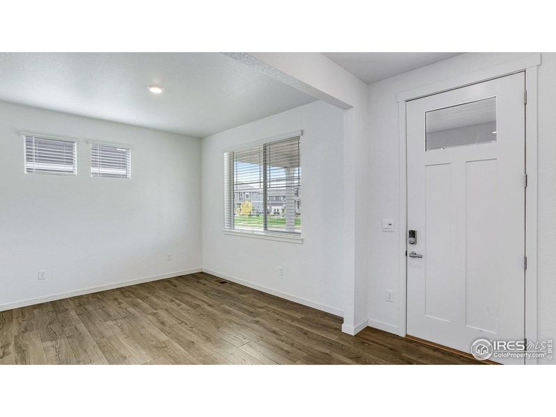 Spacious, unfurnished interior of a new home in Hansen Farm, Fort Collins (Image 29).
