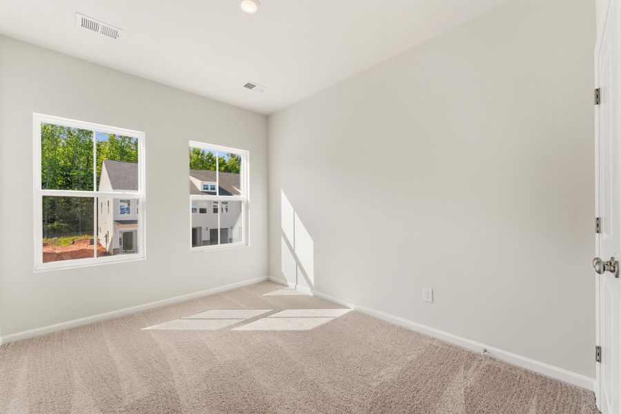 Spacious, unfurnished interior of a new home in Edwards Station, Taylors (Image 26).