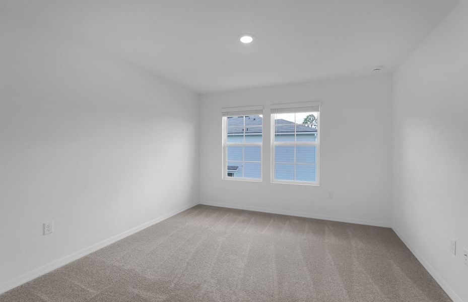 Spacious, unfurnished interior of a new home in Normandy Pines, Jacksonville (Image 16).