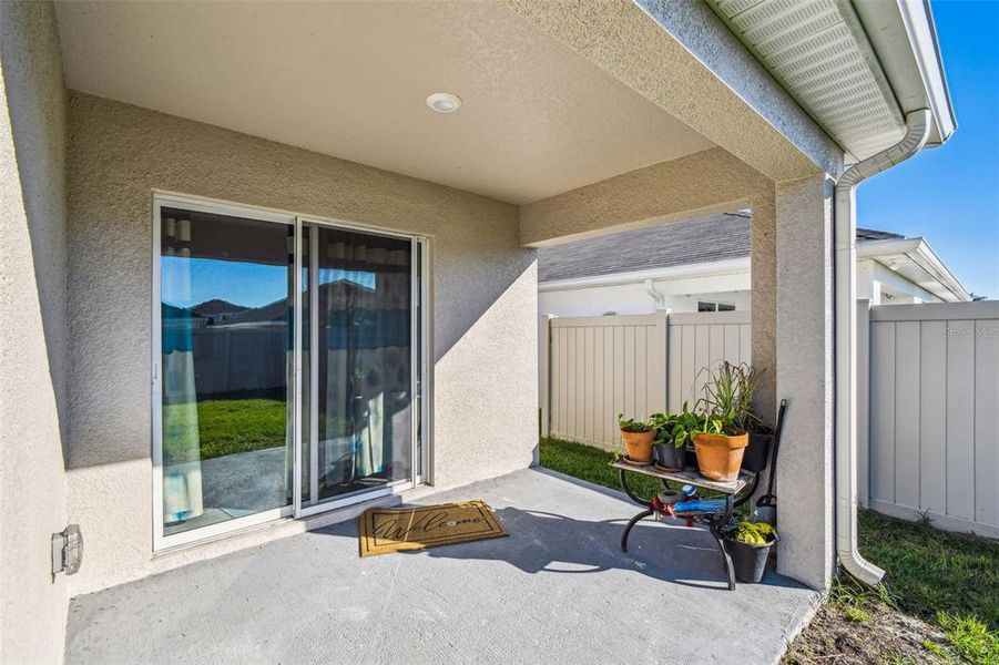 Exterior details and patio area of a home in River Park, Temple Terrace (Image 4).