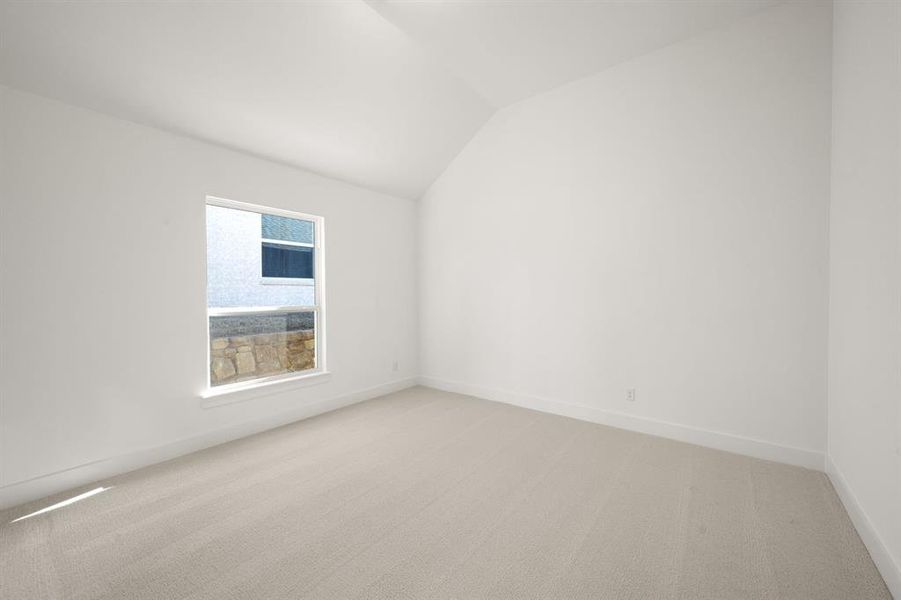 Spacious, unfurnished interior of a new home in High Country, Burleson (Image 22).