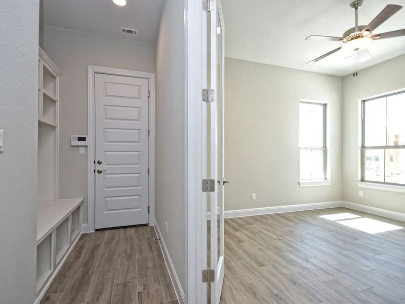 Representative unfurnished interior of a home built from the Siena III by Giddens Homes in Clearwater Ranch, Liberty Hill (Image 196).