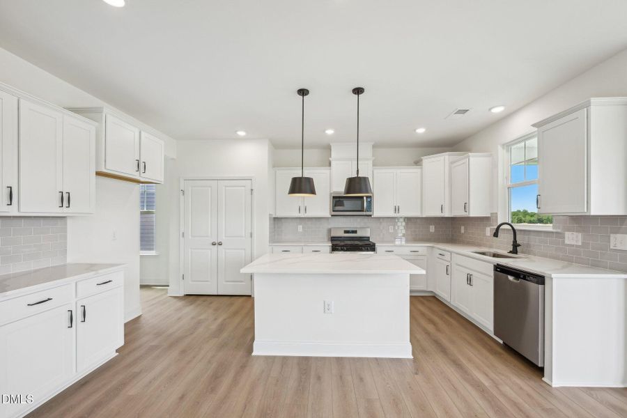 14-web-or-mls-124 Willow Cameron Way-230