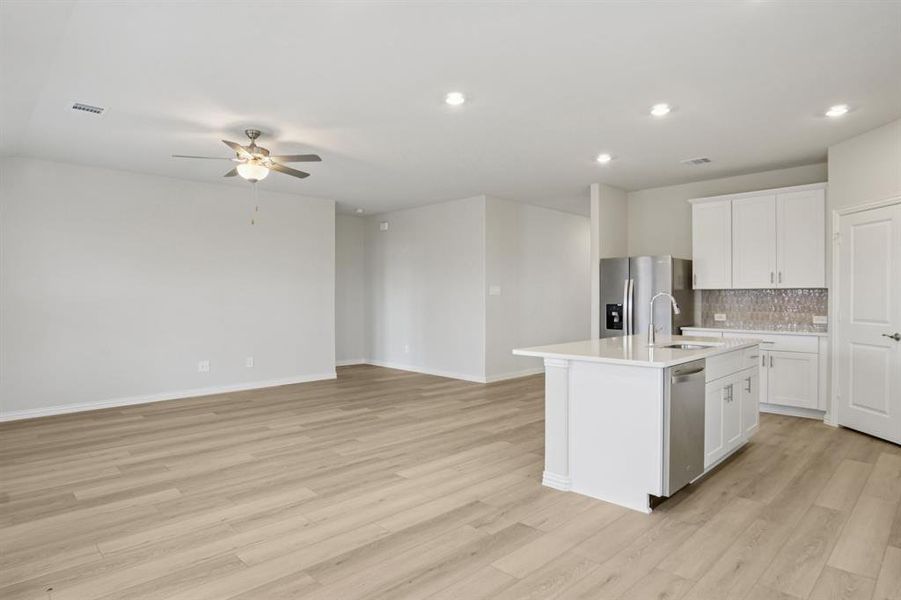 Spacious, unfurnished interior of a new home in Parks at Foster Crossing - Premier Series, Anna (Image 29). Spacious, unfurnished interior of a new home in Parks at Foster Crossing - Premier Series, Anna (Image 29).