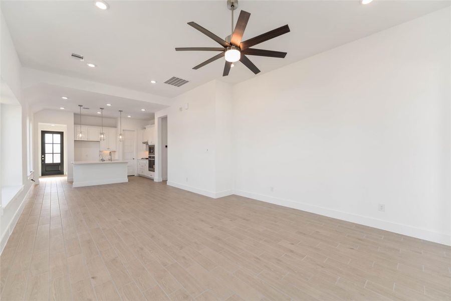 Spacious, unfurnished interior of a new home in Arabella on the Prairie, Richmond (Image 17). Spacious, unfurnished interior of a new home in Arabella on the Prairie, Richmond (Image 17).