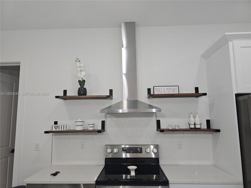 Close-up of interior finishes inside a home in , Lehigh Acres (Image 15).