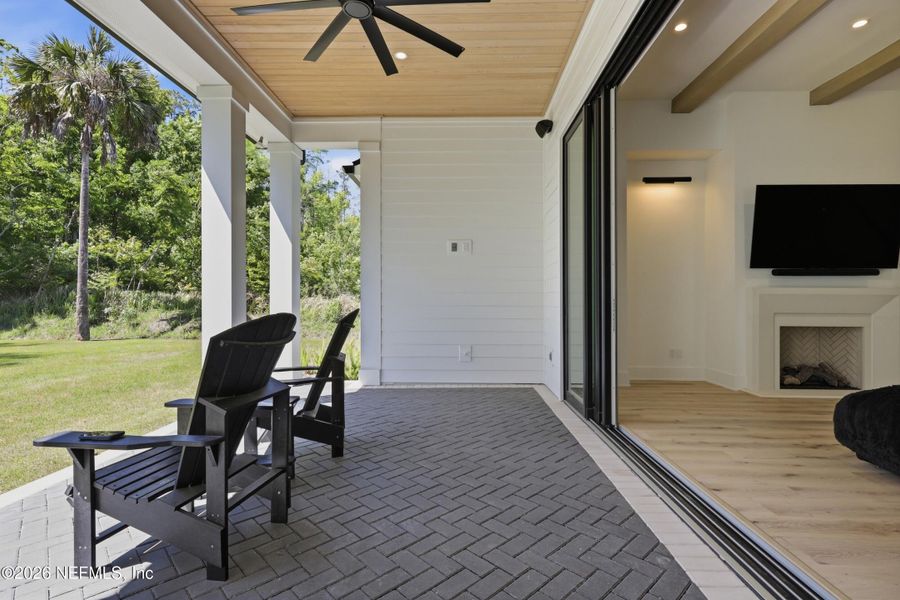 Exterior details and patio area of a home in , Ponte Vedra Beach (Image 36).