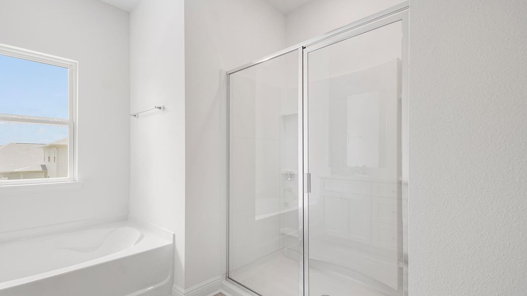 Representative unfurnished interior of a home built from the Carol by D.R. Horton in Holley Grove at Peach Creek, Santa Rosa Beach (Image 27).
