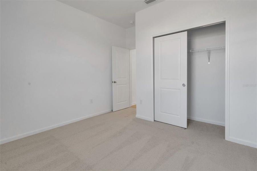 Spacious, unfurnished interior of a new home in Seaport Village, Tavares (Image 25).