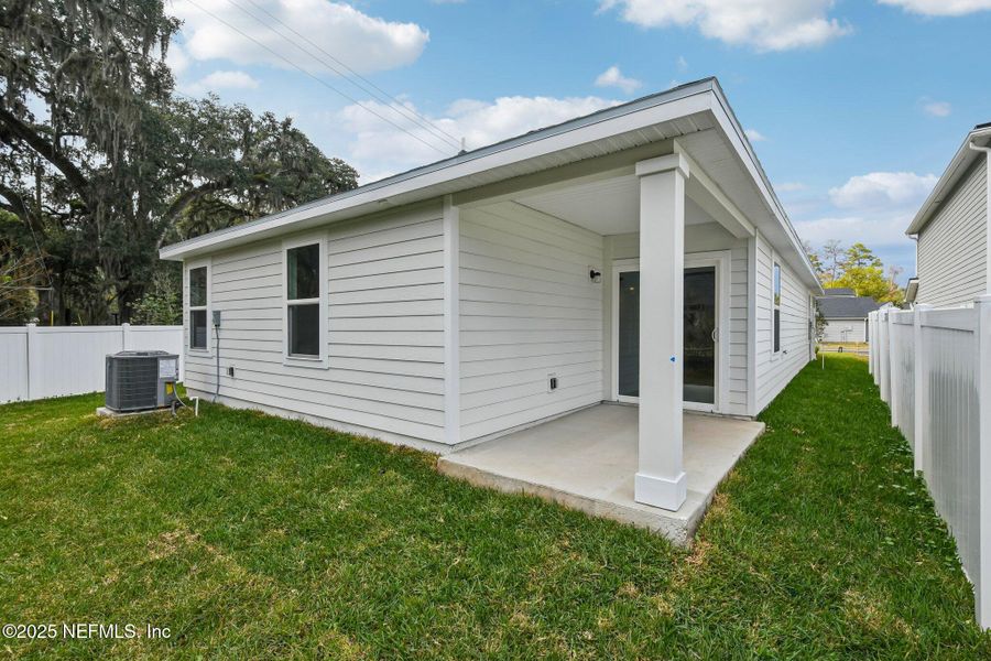 Exterior details and patio area of a home in Kings Landing, Jacksonville (Image 24). Exterior details and patio area of a home in Kings Landing, Jacksonville (Image 24).