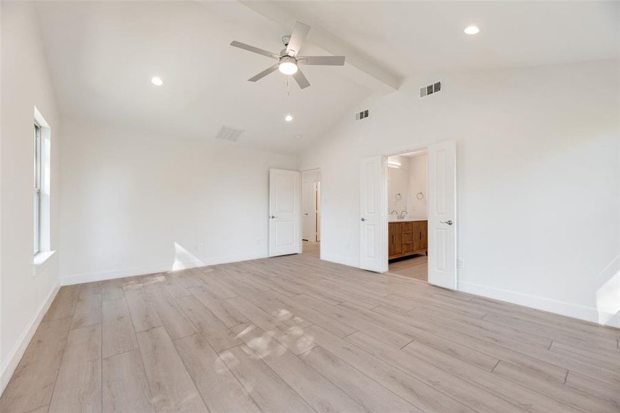 Spacious, unfurnished interior of a new home in , Dallas (Image 23).