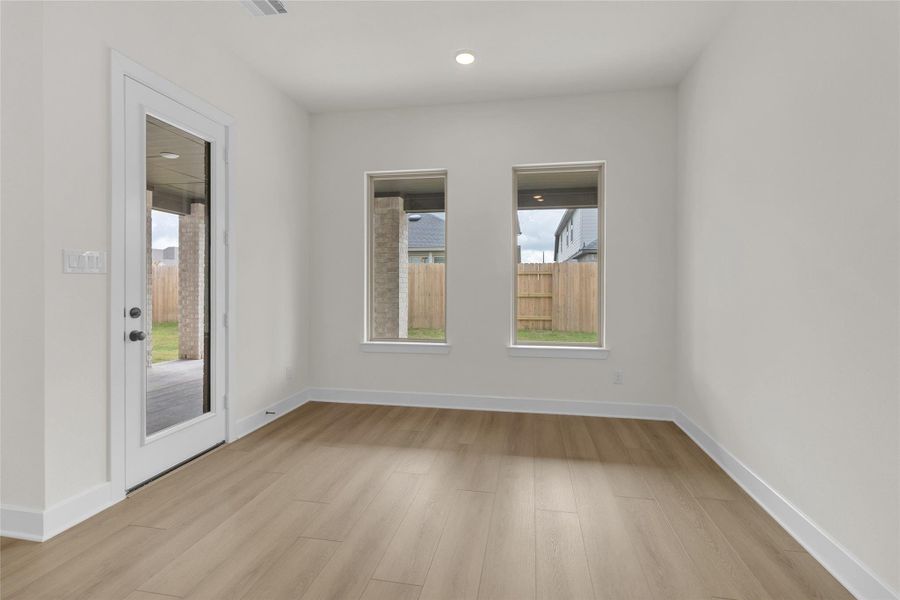 Spacious, unfurnished interior of a new home in Midline, Webster (Image 18). Spacious, unfurnished interior of a new home in Midline, Webster (Image 18).