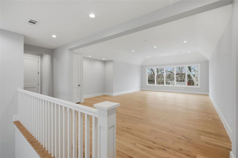 Spacious, unfurnished interior of a new home in , Dallas (Image 24).