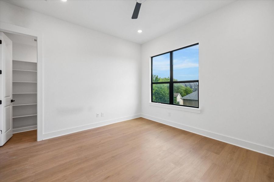 Spacious, unfurnished interior of a new home in , Houston (Image 16).