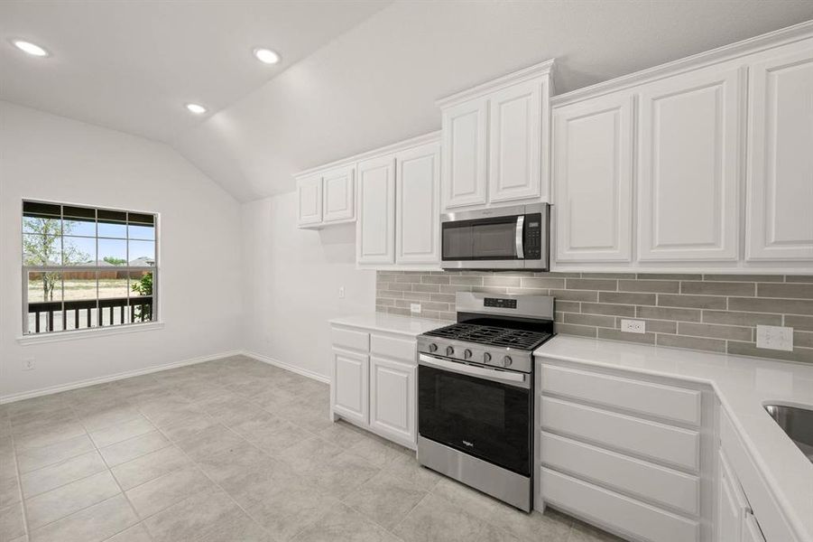 914 Madeiline- Kitchen-4