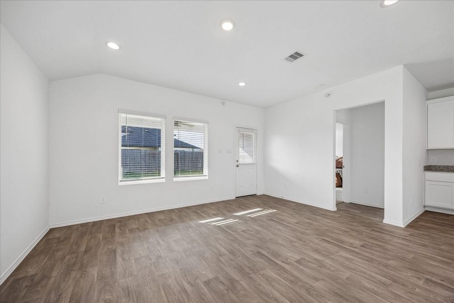 Spacious, unfurnished interior of a new home in , Sealy (Image 11).