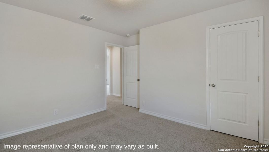 Spacious, unfurnished interior of a new home in Stonehill, San Antonio (Image 14).