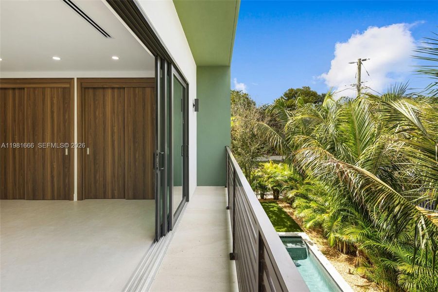 Exterior details and patio area of a home in , Miami (Image 26).