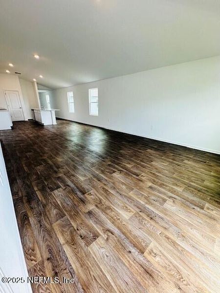 Spacious, unfurnished interior of a new home in Rookery, Green Cove Springs (Image 21).