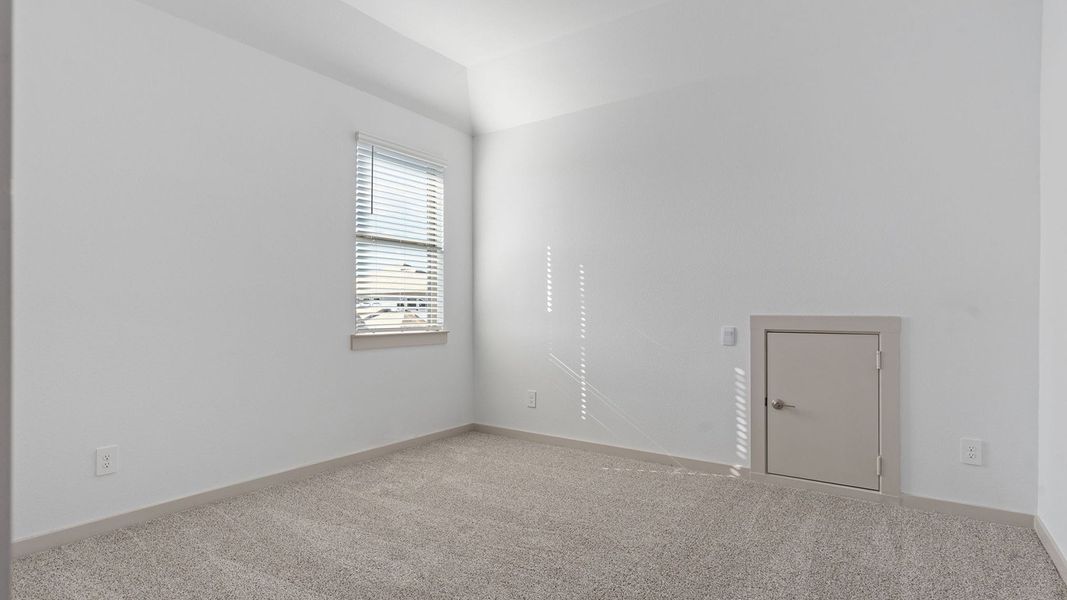 Representative unfurnished interior of a home built from the Plan by D.R. Horton in Davis Harbor, League City (Image 19).