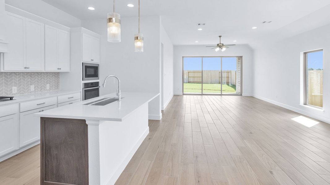 Spacious, unfurnished interior of a new home in Everly, Hockley (Image 12).