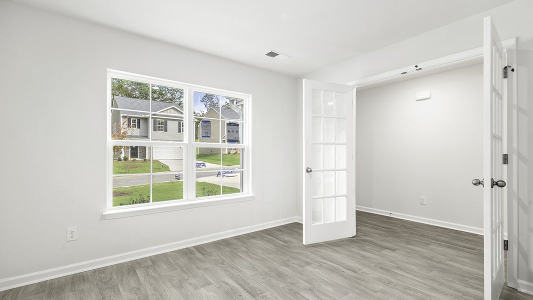 Spacious, unfurnished interior of a new home in Mount Hope Estates, Winston-Salem (Image 8).