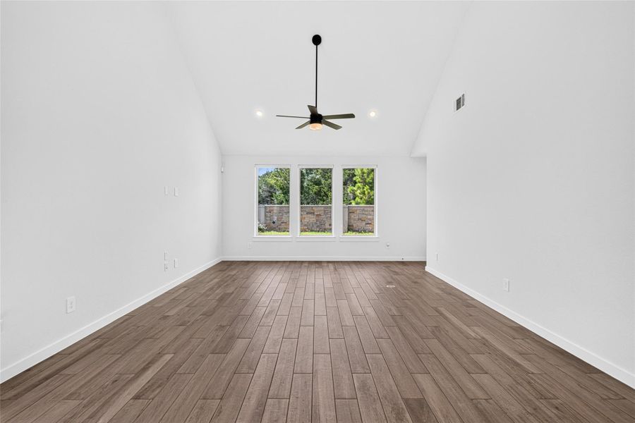 Spacious, unfurnished interior of a new home in Cross Creek Ranch: 40ft. lots, Fulshear (Image 40). Spacious, unfurnished interior of a new home in Cross Creek Ranch: 40ft. lots, Fulshear (Image 40).