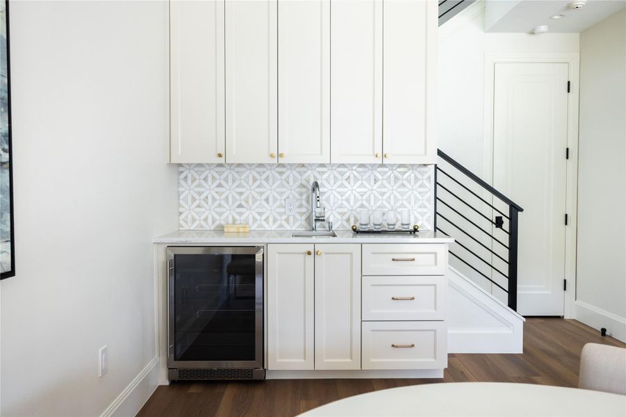 Furnished interior view inside a new home in , Horseshoe Bay (Image 30).