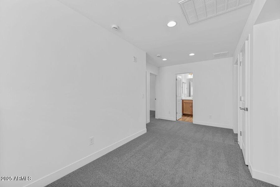 9986 W PICCADILLY Road - Ready Now!