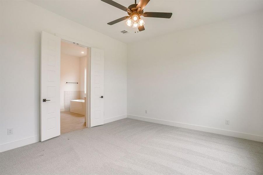 Spacious, unfurnished interior of a new home in Talon Hills, Fort Worth (Image 29). Spacious, unfurnished interior of a new home in Talon Hills, Fort Worth (Image 29).