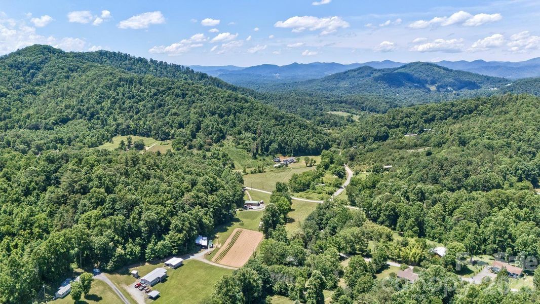 Natural landscape and outdoor views near in Weaverville (Image 36). Natural landscape and outdoor views near in Weaverville (Image 36).