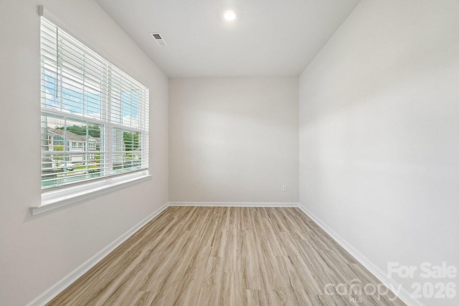 Spacious, unfurnished interior of a new home in Calvin Creek, Troutman (Image 16).
