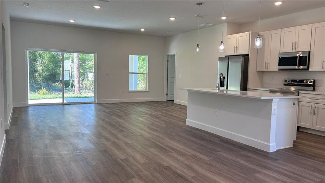 Spacious, unfurnished interior of a new home in , Ocala (Image 15).