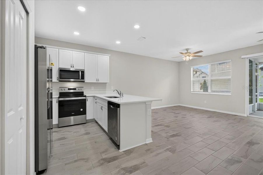 Furnished interior view inside a new home in Calusa Creek, Riverview (Image 10).