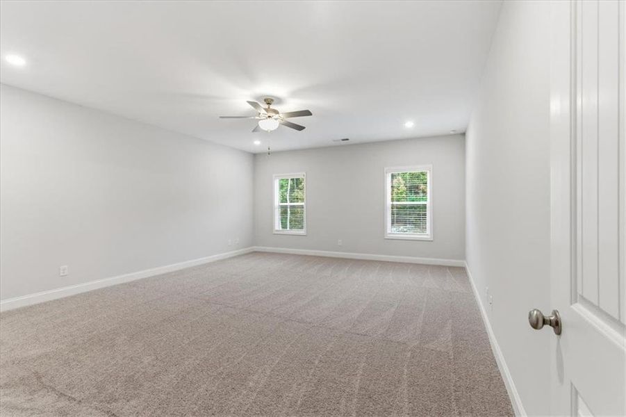 Spacious, unfurnished interior of a new home in , Dallas (Image 49).