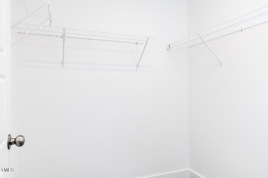 VNF-Lot 47-Aurora (25) VNF-Lot 47-Aurora (25)