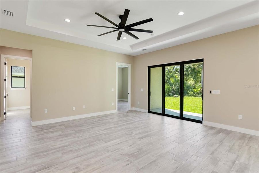 Spacious, unfurnished interior of a new home in , Rotonda West (Image 12).